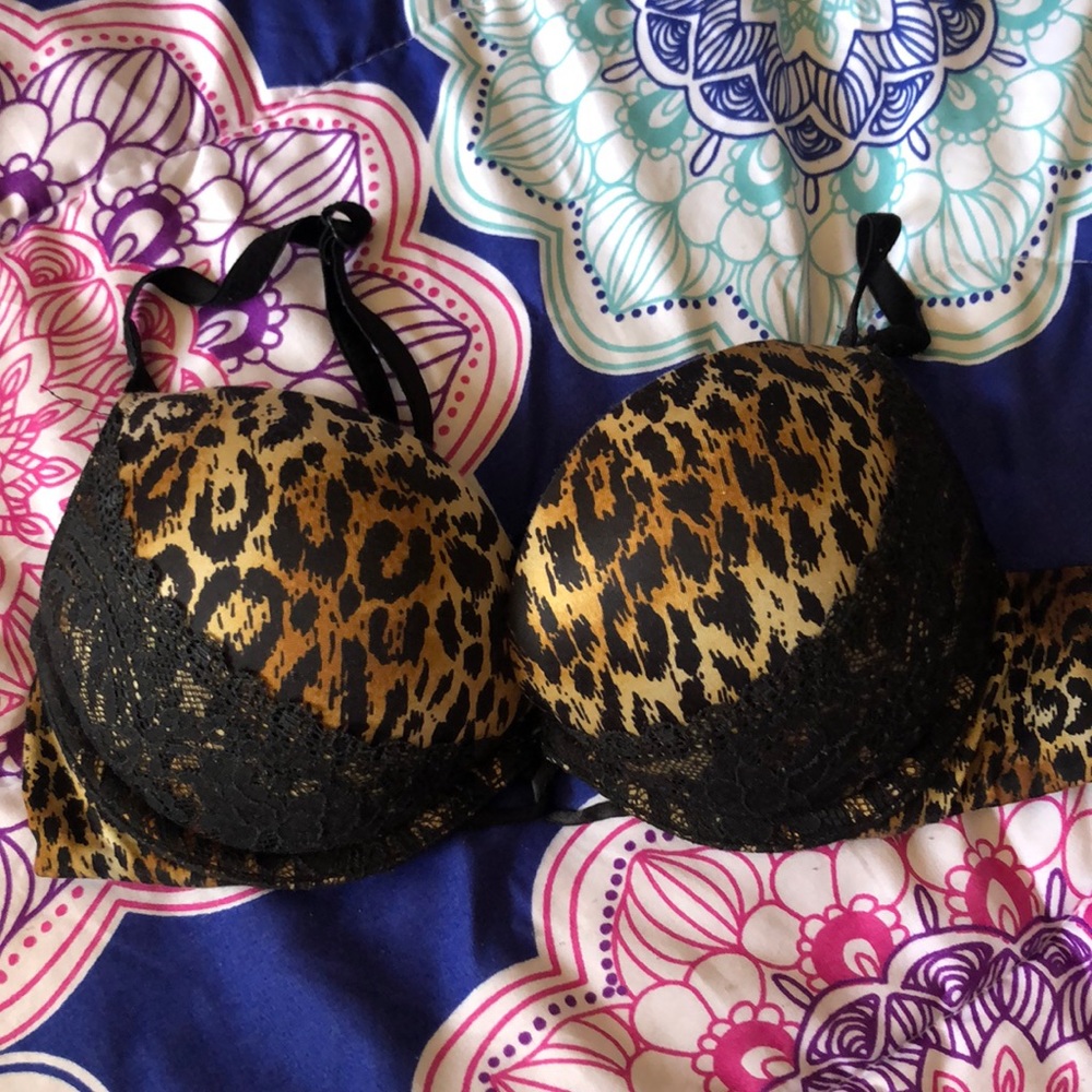 Victoria secret miraculous plunge